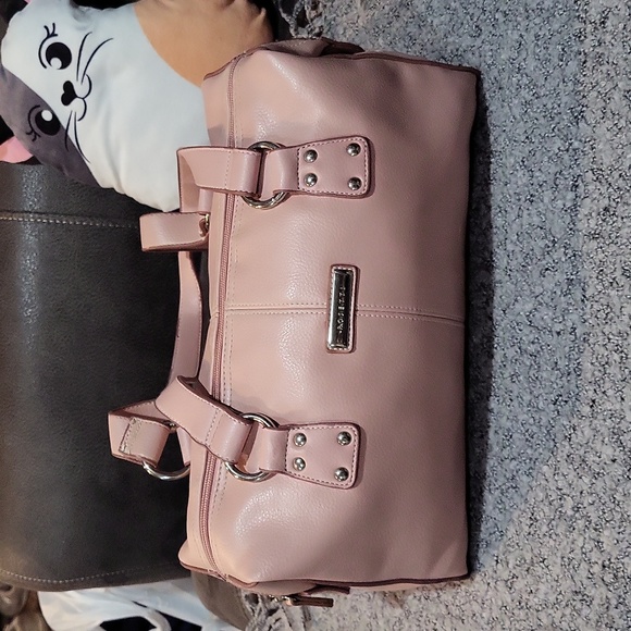Rosetti Handbags - Rosetti Purse 🩷